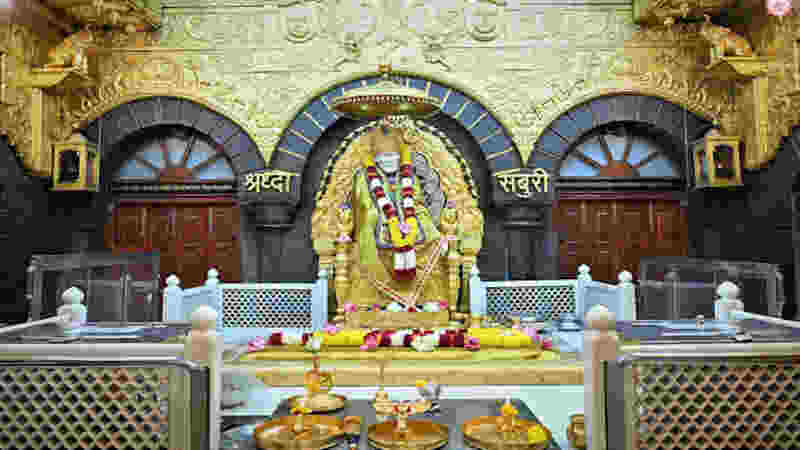 mumbai airport to shirdi taxi