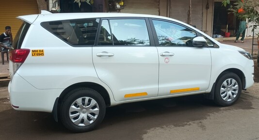 innova crysta on rent in mumbai
